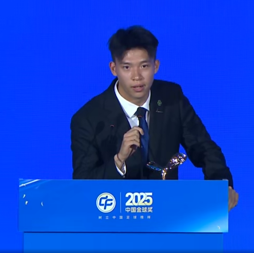 开云体育-两年连获U17+U21金童奖！王钰栋：冲击金球奖，或成第一人