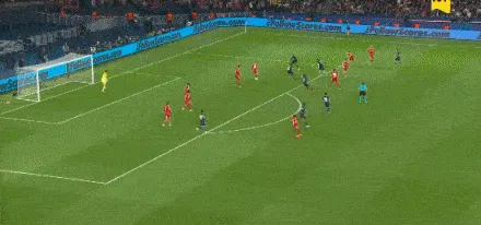 开云官网-K77禁区边凌空劲射，马马尔达什维利将球扑出