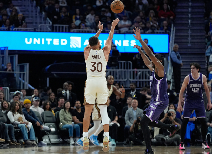 开云官网-库里扳平三分+波杰反超三分！勇士拒西部倒二逆转 终结4连败仍第十|斯蒂芬·库里|国王|休斯敦火箭队|NBA常规赛|金州勇士队_新浪体育_新浪新闻